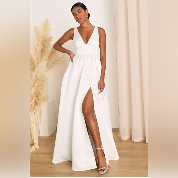 Dresses & Skirts - Lulus Blissfully Beloved Ivory Backless A-Line Bow Maxi Dress with slit, size XS
